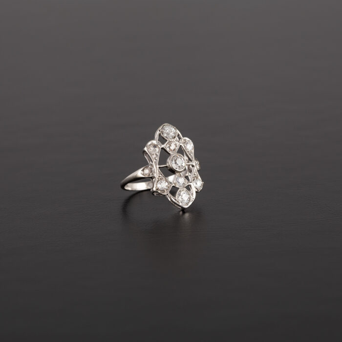 Inel autentic Art Deco din platina cu diamante naturale