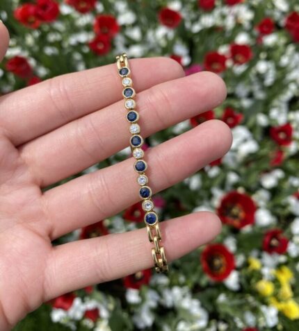 Bratara tenis din aur de 18k cu diamante si safire naturale