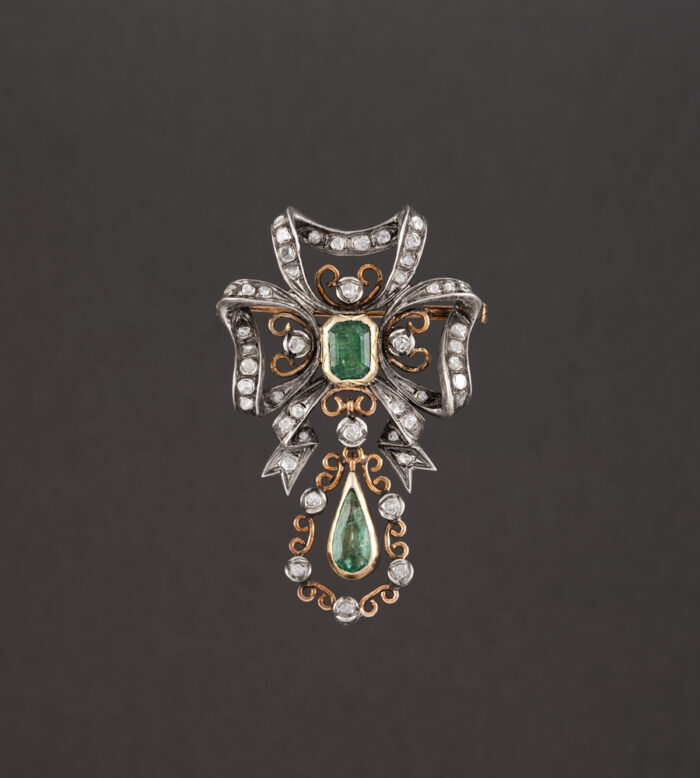 Brosa victoriana din aur de 18k si argint cu smaralde si diamante naturale