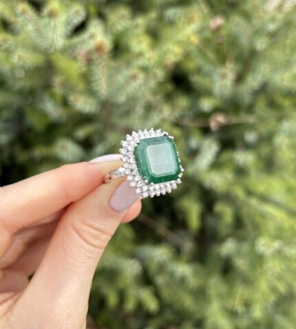 Inel din aur alb de 18k cu smarald si diamante naturale