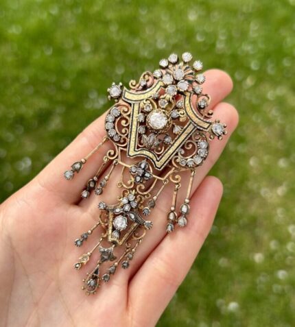 Brosa vintage din aur de 18k cu email negru si diamante naturale