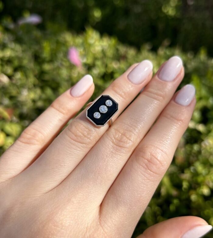 Inel autentic Art Deco din aur de 18k si platina cu onix si diamante naturale