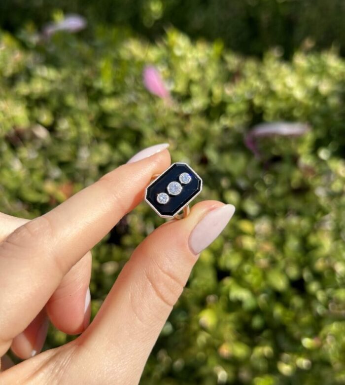 Inel autentic Art Deco din aur de 18k si platina cu onix si diamante naturale