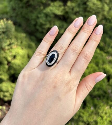 Inel Art Deco din aur alb de 18k cu onix si diamante naturale