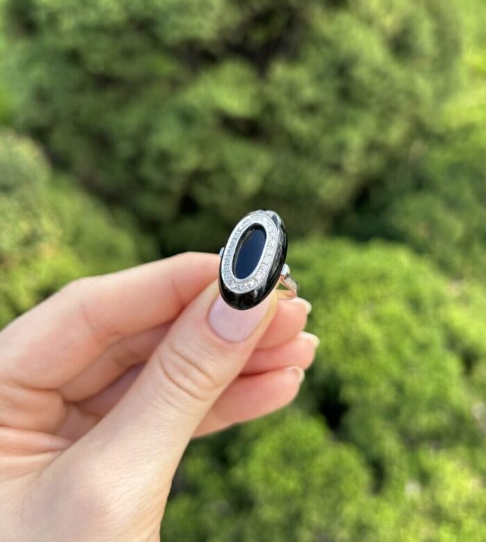 Inel Art Deco din aur alb de 18k cu onix si diamante naturale