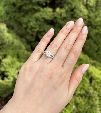 Inel din aur alb de 18k cu diamante naturale