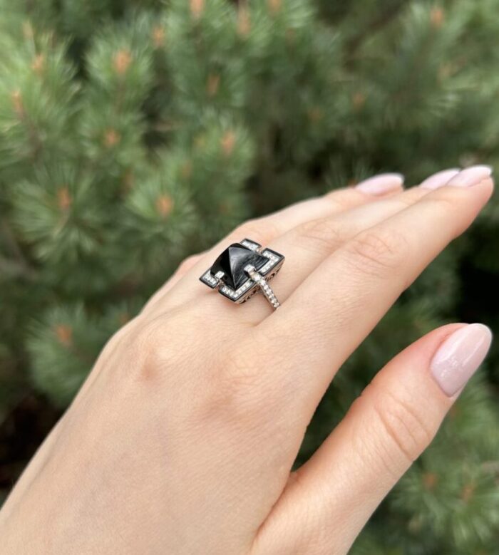Inel autentic Art Deco din aur alb de 18k cu onix si diamante naturale