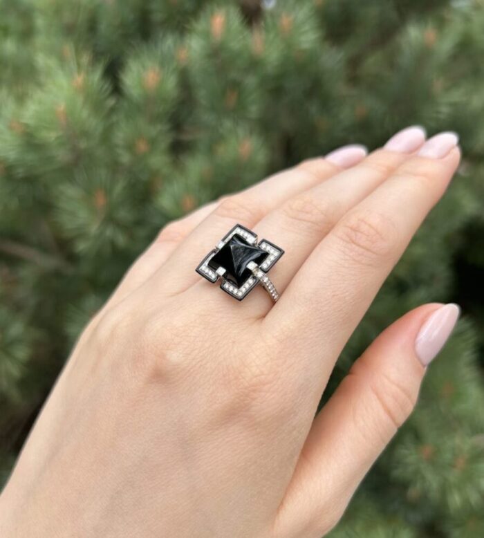 Inel autentic Art Deco din aur alb de 18k cu onix si diamante naturale