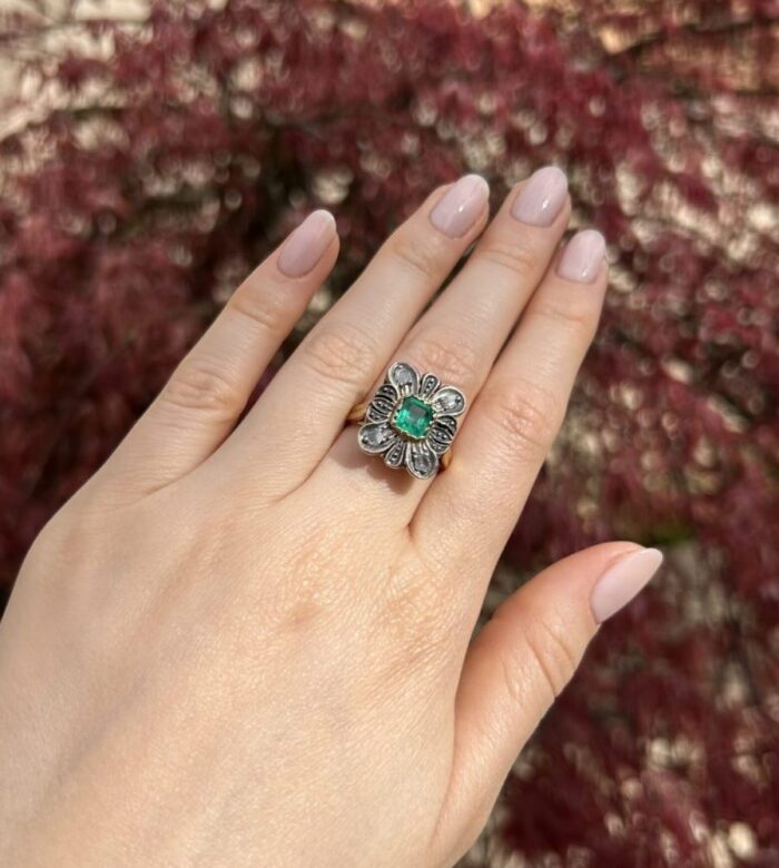 Inel vintage din aur de 18k si argint cu smarald columbian si diamante naturale