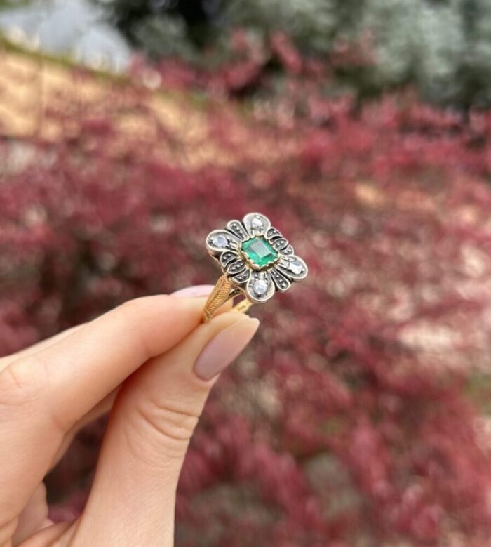 Inel vintage din aur de 18k si argint cu smarald columbian si diamante naturale