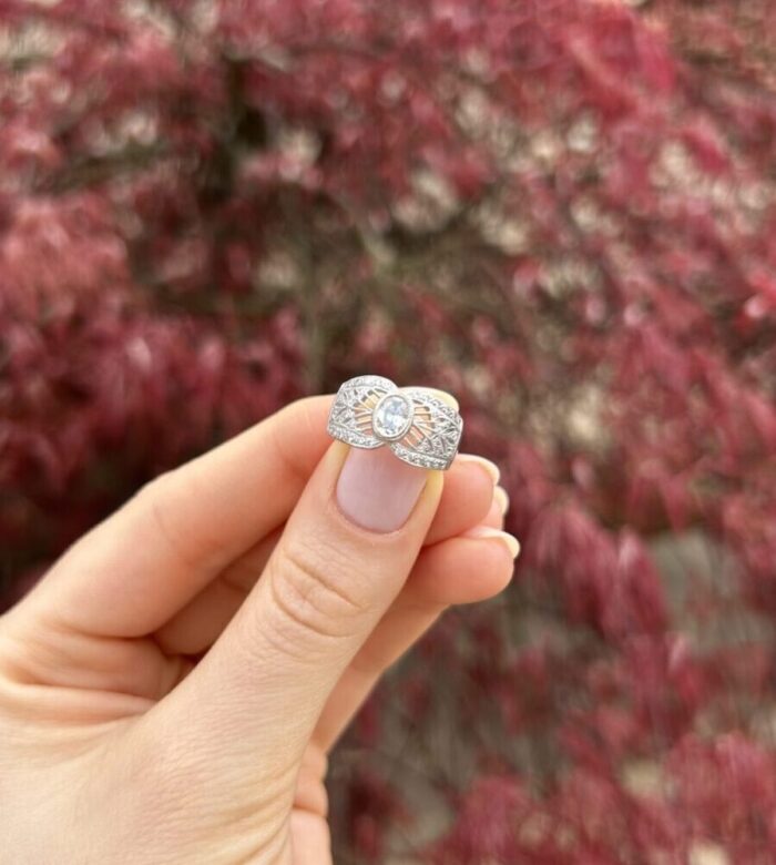 Inel vintage din aur alb de 18k cu diamante naturale