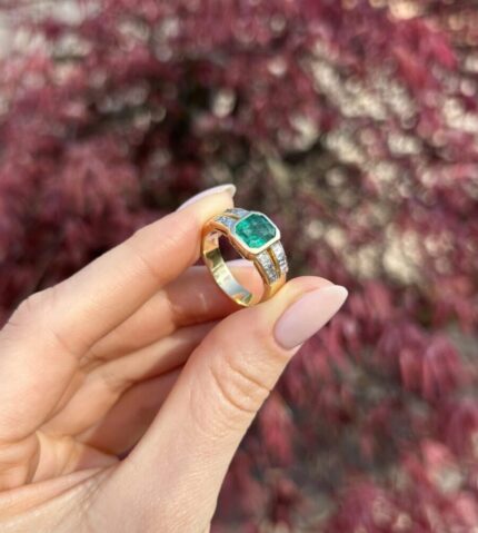 Inel din aur de 18k cu smarald si diamante naturale