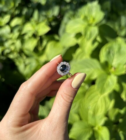 Inel din aur alb de 14k cu safir si diamante naturale