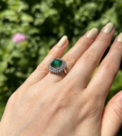 Inel din aur de 14k cu smarald de 2,7ct "Sugar loaf cut" si diamante naturale